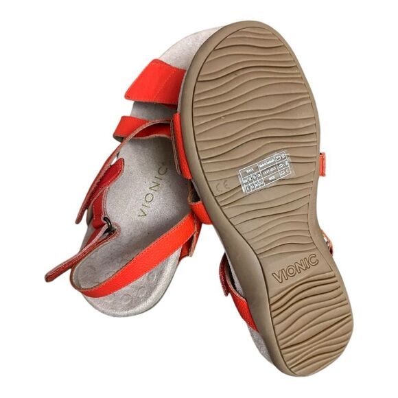 NWOB- Vionic Sandals - Picture 6 of 6